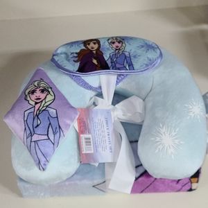 New with tags frozen II sleep set